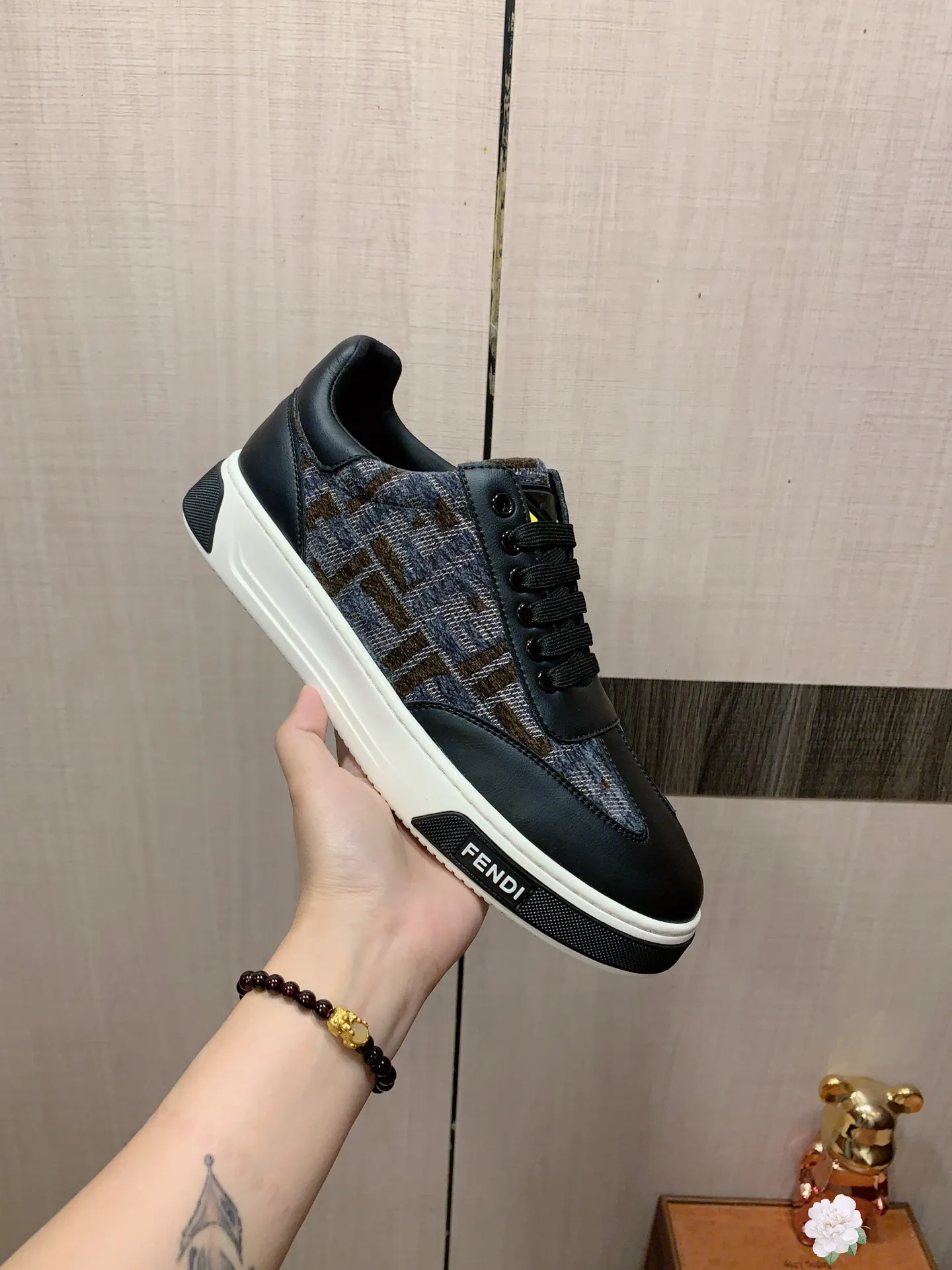 Men's men's shoes 💰420💰💰🎩🎩[Lightning][Lightning] "FENDI*" The latest and most popular casual shoes, top brand [Seduce] luxury ~ purchasing agent, top quality ~. [Strong] The upper is made of imported breathable cowhide with material ➕ breathable sheepskin feet (•) and fine workmanship. The original stylish and stylish soft rubber wear-resistant and non-slip outsole is light and comfortable on the feet. The real thing looks better when photographed in person. 0099: code: 38-44, 4️⃣ colors selected